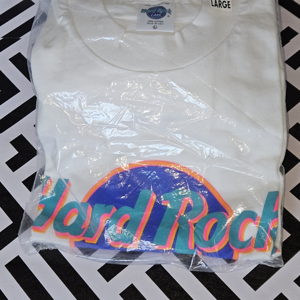 Hard Rock Cafe Maui t-shirt